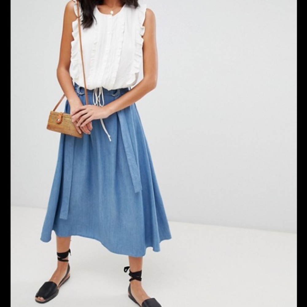 Moon River chambray skirt NWOT